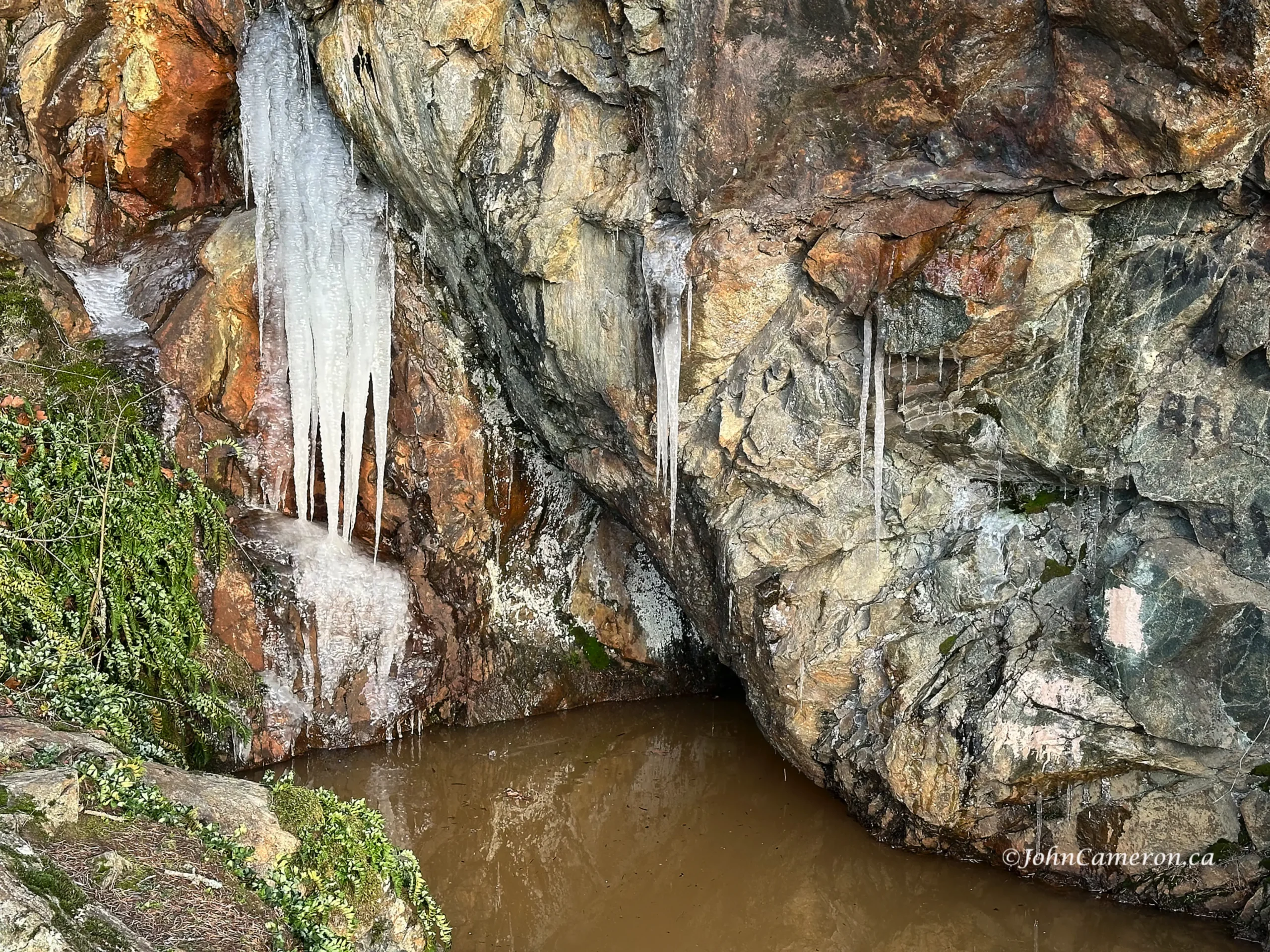 Ice forming on cliff face along viewpoint trail. ©Johncameron.ca