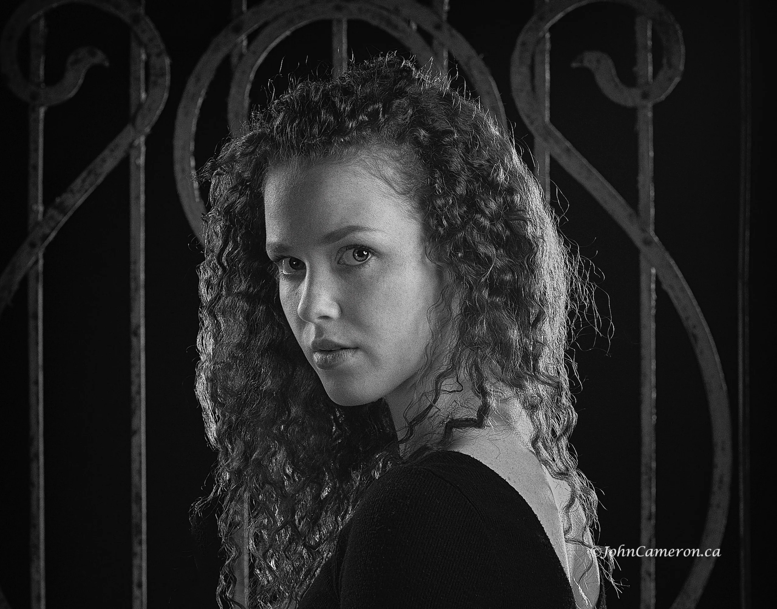 Harsh light on GISPA performer ©johncameron.ca